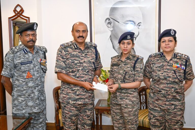 CRPF Chief Commends Woman Sub-Inspector for Heroic Act on Delhi Metro