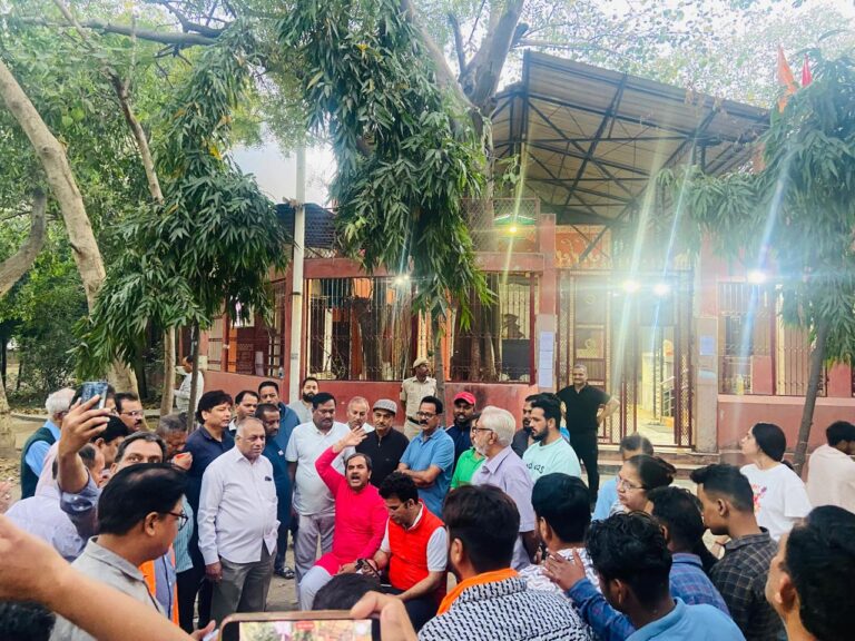 DDA’s Demolition Dreams Foiled: Delhi Chief Minister Rekha Gupta Saves Mayur Vihar Temple