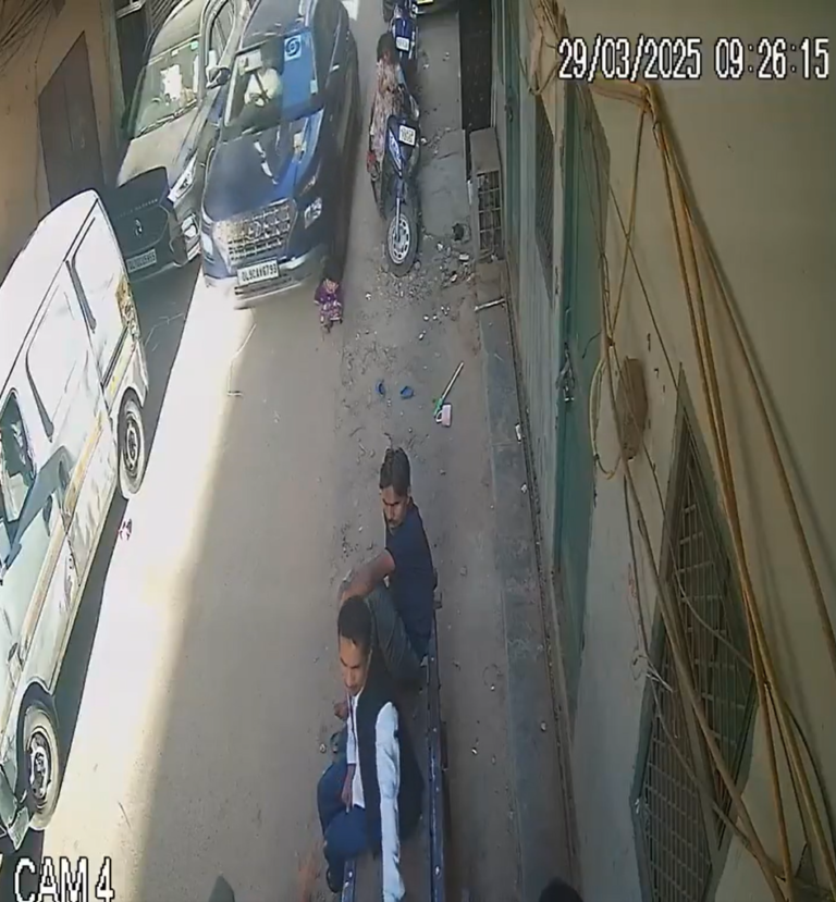 Delhi | Eid Celebration Turns to Tragedy as 2-Year-Old Girl Killed in Car Accident in Paharganj