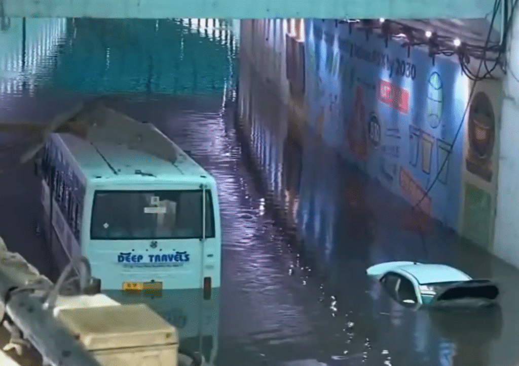 Delhi| Rainy Nights, Troubled Mornings: The Bittersweet Impact of Midnight Storms Delhi Rain
