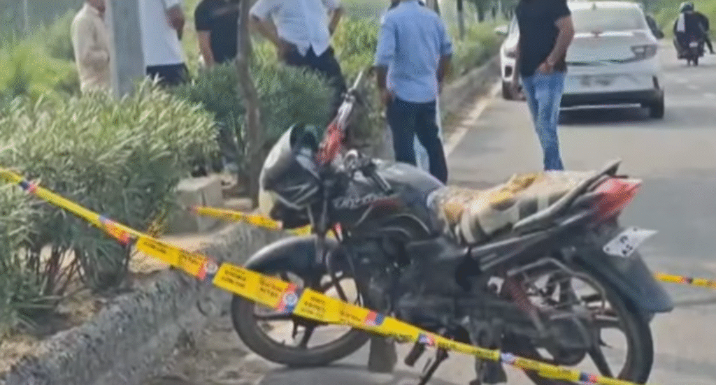 Delhi Crime Branch Nabs Two Notorious Gangsters in Shahbad Dairy Encounter Linked to Deepak Murder Case Delhi Crime Branch Nabs Two Notorious Gangsters in Shahbad Dairy Encounter Linked to Deepak Murder Case