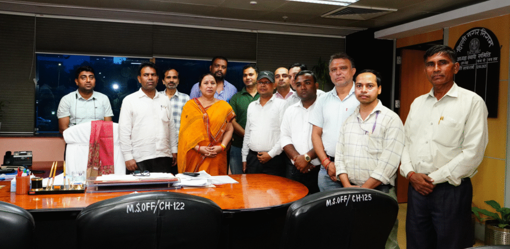 DBC Workers Call Off Strike After Assurances from Standing Committee Chairperson Satya Sharma; Focus Returns to Dengue, Malaria Prevention in Delhi DBC employees ended the strike after assurance from Standing Committee Chairman Satya Sharma, fight against malaria-dengue in Delhi gained momentum