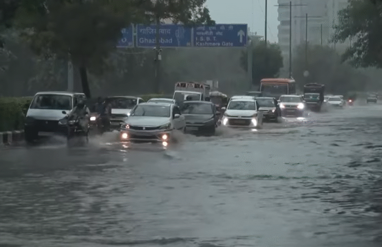 Weather Alert Across India: Storms, Rain Likely in 12 States as Heatwave Continues; Delhi-NCR on High Alert