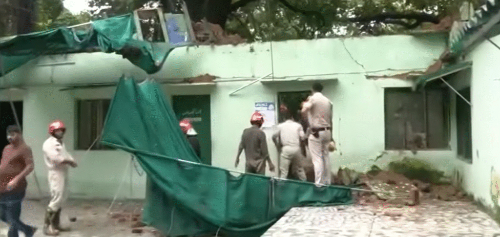 Delhi Heavy Rains Cause Roof Collapse Near Humayun’s Tomb, 12 Rescued, Several Critical Delhi Heavy Rains Cause Roof Collapse Near Humayun’s Tomb, 12 Rescued, Several Critical