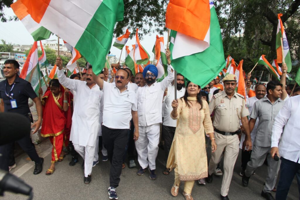Over 8,000 Join Grand Tiranga Yatra in Janakpuri: Ashish Sood Calls for Patriotism, Cleanliness, and Use of Indigenous Products Over 8,000 Join Grand Tiranga Yatra in Janakpuri: Ashish Sood Calls for Patriotism, Cleanliness, and Use of Indigenous Products