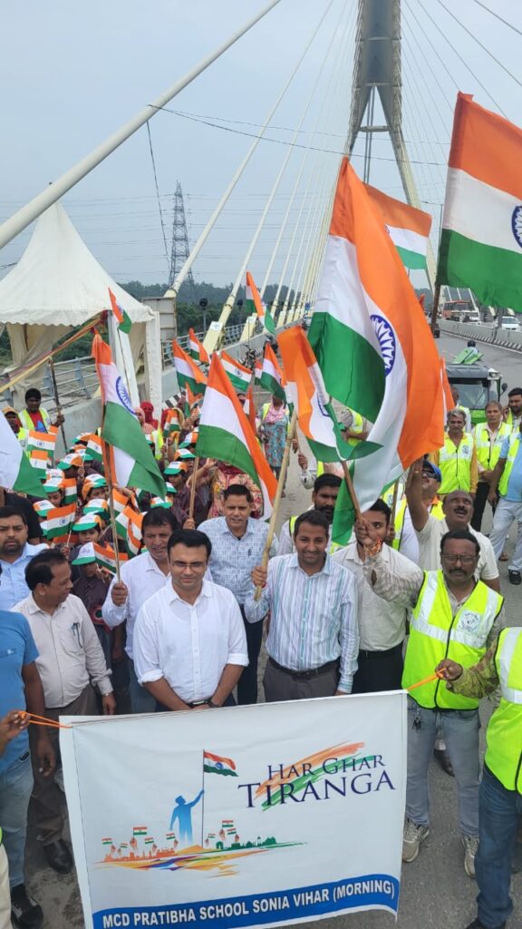 MCD Conducts Mega Cleanliness Drive at Gokulpur Drain and Signature Bridge Ahead of Independence Day MCD Conducts Mega Cleanliness Drive at Gokulpur Drain and Signature Bridge Ahead of Independence Day
