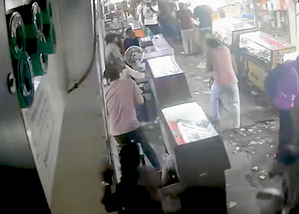 New CCTV Footage Reveals Panic Moments After Lal Qila Blast; Umar Identified as Key Suspect in Car Explosion