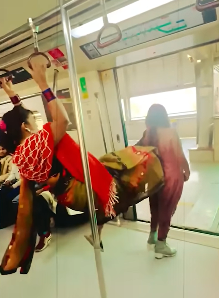 Delhi Metro Turns Into Reel Studio: Woman’s Risky Stunt Shocks Commuters