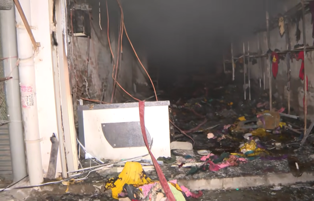 Seelampur Cloth Market Inferno: E-Scooter Short Circuit Triggers Blaze, 30+ Fire Tenders on Spot Seelampur Cloth Market Inferno: E-Scooter Short Circuit Triggers Blaze, 30+ Fire Tenders on Spot