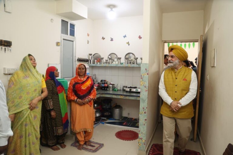 Delhi LG Reviews DDA’s Swabhiman Apartments, Directs Swift Action on Civic Issues