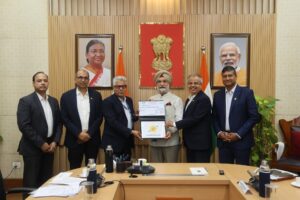 Delhi LG Receives ₹22.75 Crore Dividend Cheque from IGL, Focus on Energy Security