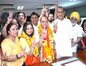 MCD Polls: Pravesh Wahi, Monika Pant File Nominations as AAP Stays Out of Mayor Race