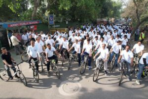 MCD Organises 8-Km Cyclothon in Karol Bagh, Promotes Fitness and Clean Delhi Mission