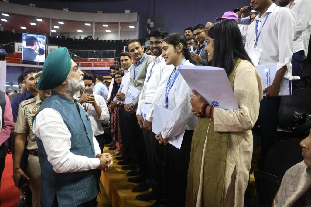 Delhi LG Taranjit Singh Sandhu Hands Over Appointment Letters to 1,647 Newly Recruited DDA Employees