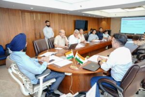Delhi Govt Pushes Anti-Pollution Drive, Orders Faster Deployment of Smog Guns and Air Quality Tech