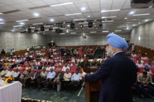 Delhi LG Taranjit Singh Sandhu Calls for ‘Viksit Dilli 2047’ During Address at JNU