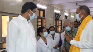Jai Bhagwan Yadav Orders Wiring Repairs and Cleanliness Improvements at Rajan Babu Hospital Jai Bhagwan Yadav during the MCD inspection of Rajan Babu Hospital