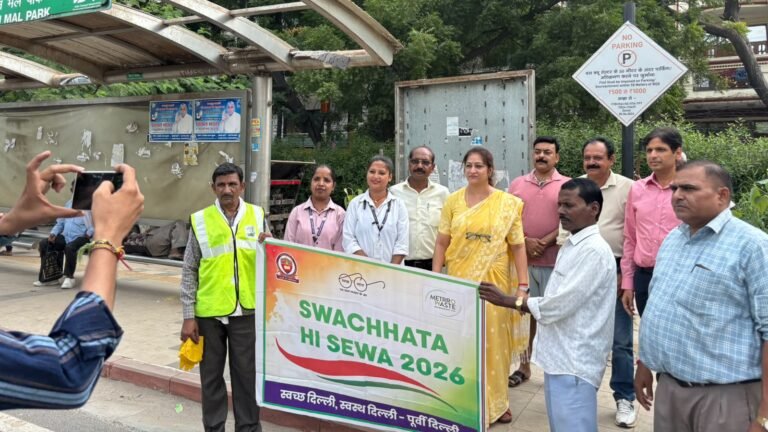 Participants in the MCD cleanliness drive at Surajmal Vihar bus stand