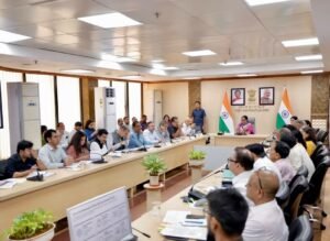 Delhi Warns of FIRs Over Illegal Posters, Orders Departments to Clear Waste Before Diwali Delhi Warns of FIRs Over Illegal Posters, Orders Departments to Clear Waste Before Diwali
