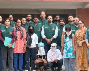 Four More Arrested in Tiger Shroff Attack Case Over Alleged Arms Supply Police personnel and people shown in footage accompanying the Tiger Shroff attack-case report