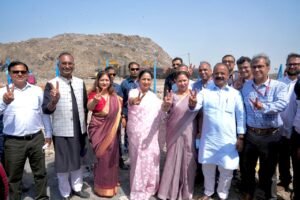 Delhi Plans 2,900-Tonne Daily Waste Capacity to Stop New Garbage Mountains Rekha Gupta and Delhi civic officials at the Okhla landfill site