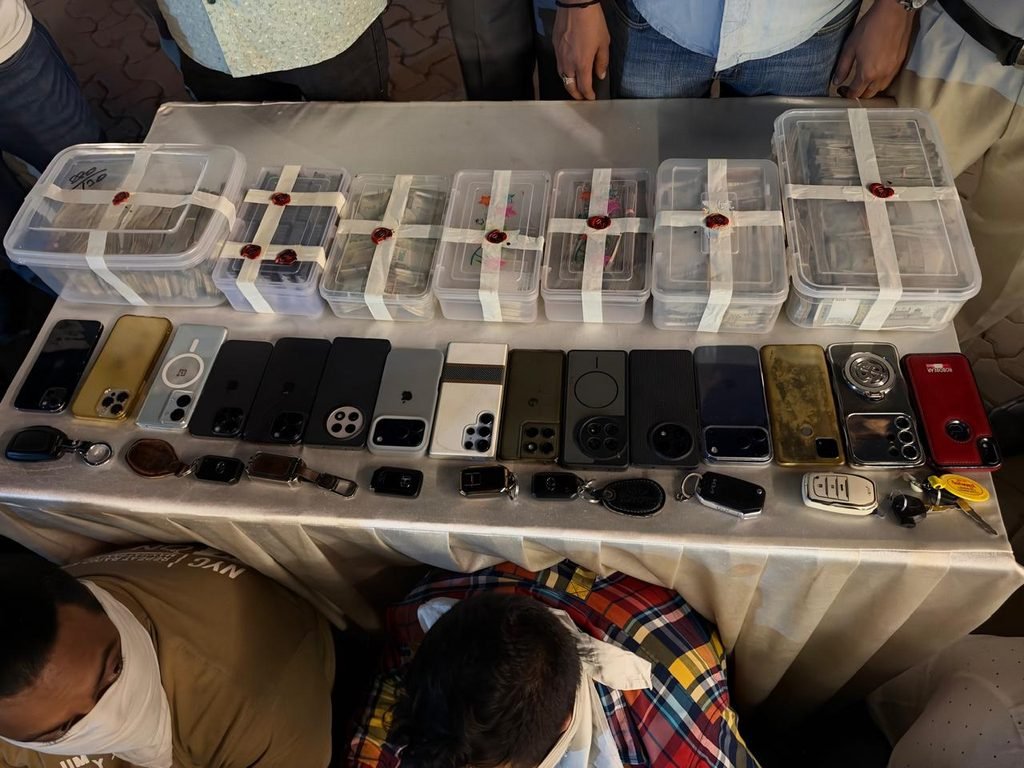 ₹23.78 lakh seized in Alipur resort gambling raid; 11 apprehended ₹23.78 lakh seized in Alipur resort gambling raid; 11 apprehended
