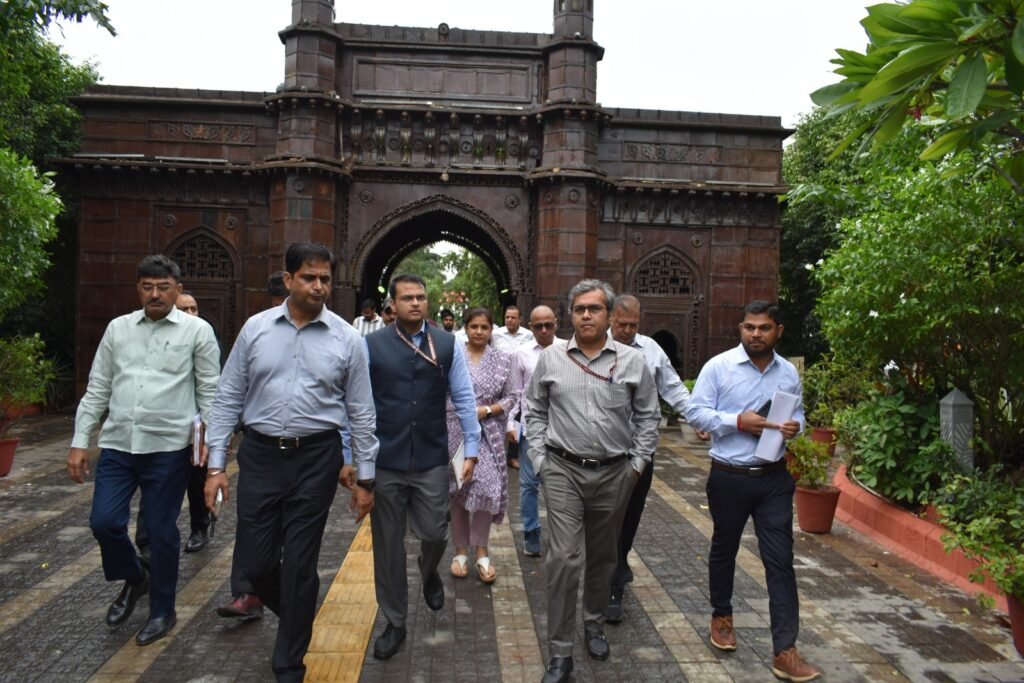 MCD Commissioner Sanjeev Khirwar pushes Okhla theme park plan after Punjabi Bagh inspection