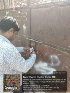 Three Polluting Units Sealed in West Delhi; Power Connections Cut in Joint MCD Drive A team member seals a gate during the joint MCD West Zone pollution drive
