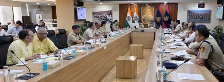 Delhi Traffic Police and officials at the interstate GRAP coordination meeting on October 22