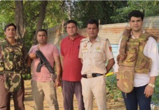 Rs 1-Lakh Reward Suspect Linked to Chhaimar Gang Arrested After Maidan Garhi Encounter Delhi Police personnel shown in the Maidan Garhi operation release