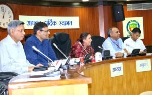 MCD Clears ₹923.57-Crore Plan for 70 Road Sweepers Over 10 Years; Barrier-Free Toll Tender Also Approved Satya Sharma and officials seated at the MCD Standing Committee dais