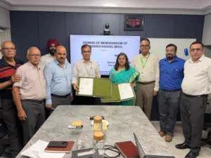 Tata Power-DDL and NCRTC representatives display the signed memorandum of understanding